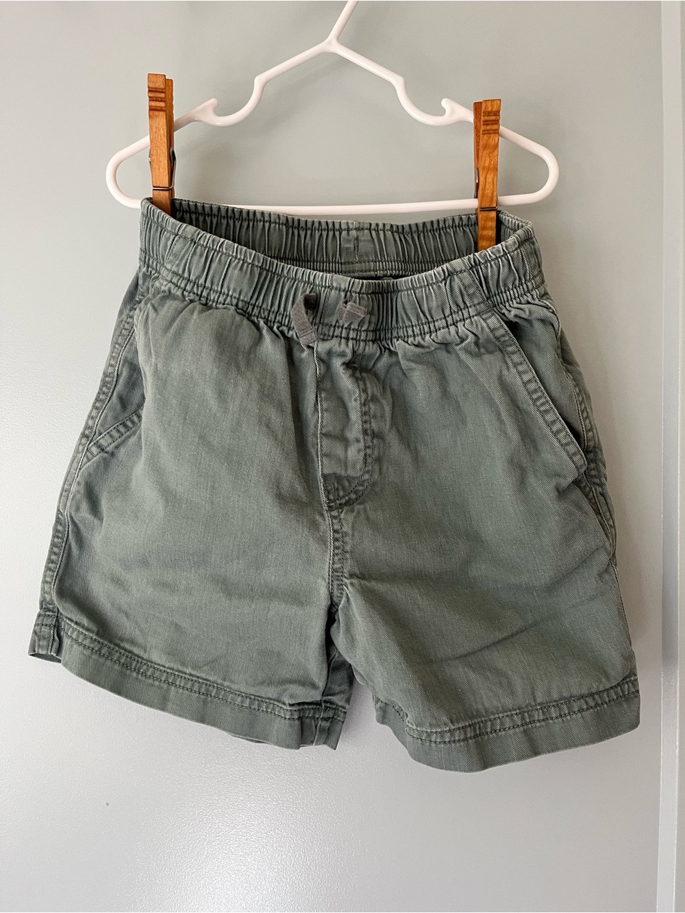 Tea Collection Boy’s Size 10 Twill Sport Shorts - Bay Leaf